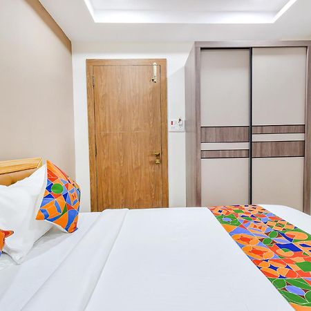 Fabhotel Seri - Nr Kims Hospital, Gachibowli ไฮเดอราบัด ภายนอก รูปภาพ