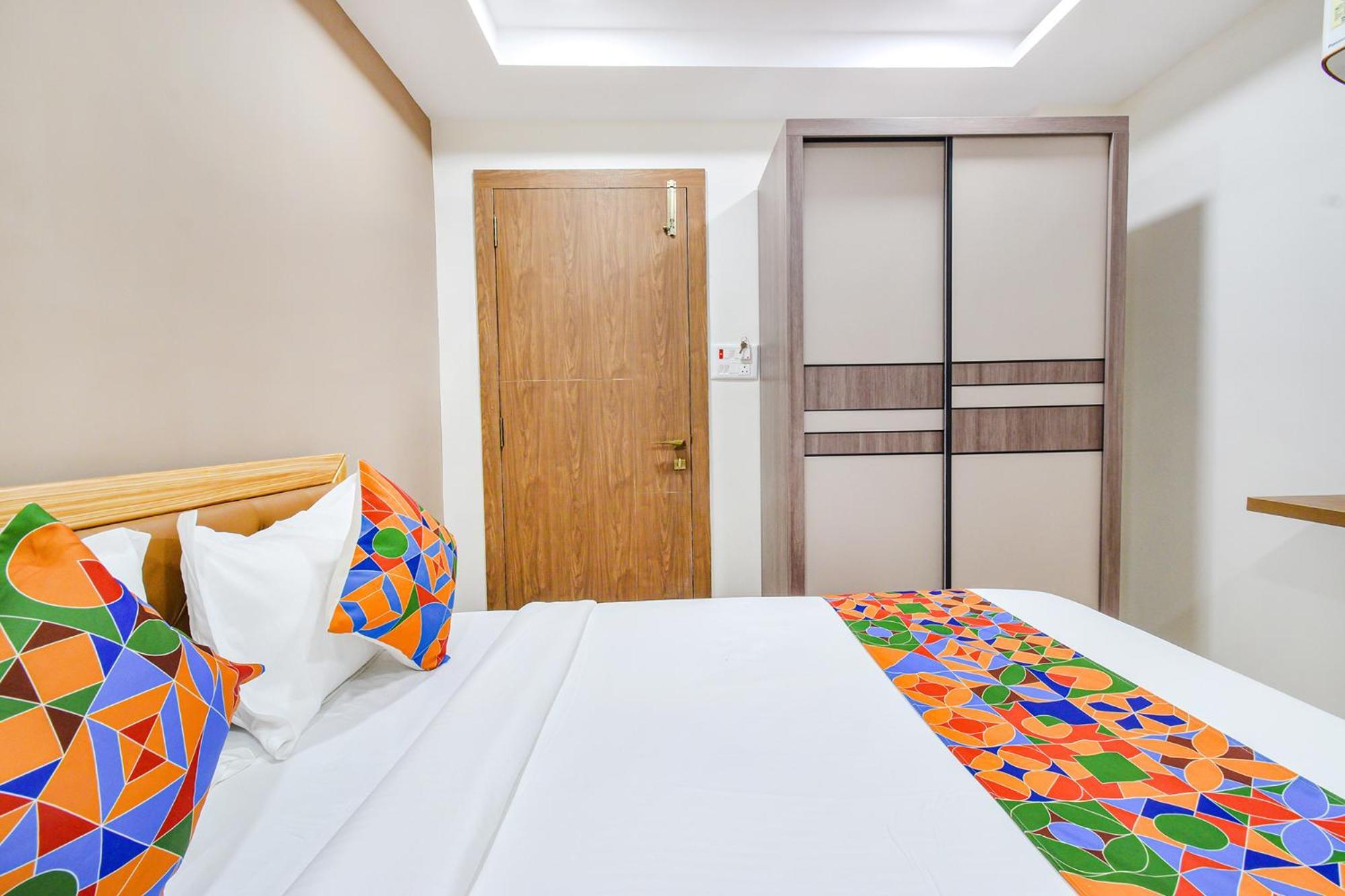 Fabhotel Seri - Nr Kims Hospital, Gachibowli ไฮเดอราบัด ภายนอก รูปภาพ