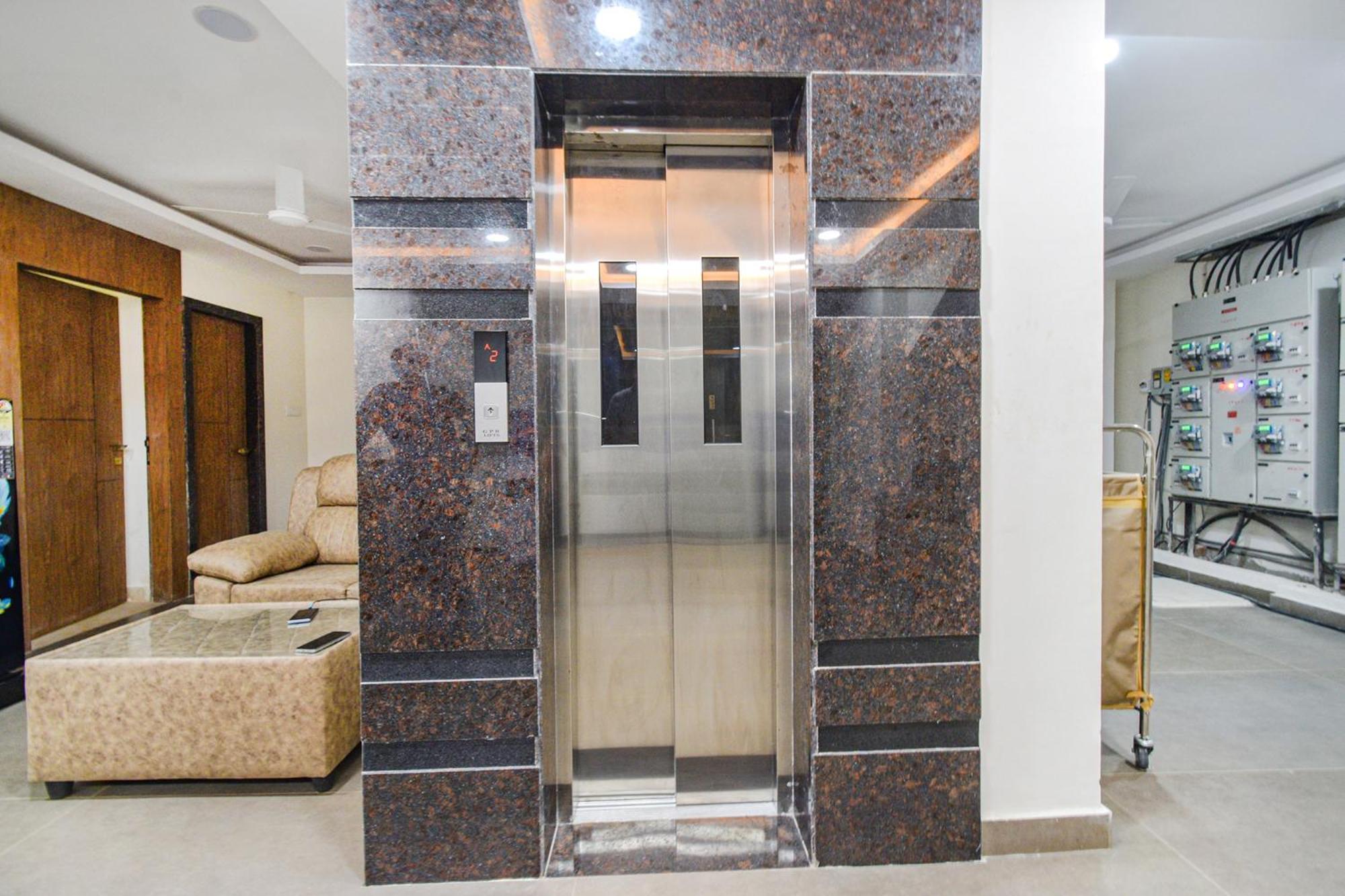 Fabhotel Seri - Nr Kims Hospital, Gachibowli ไฮเดอราบัด ภายนอก รูปภาพ