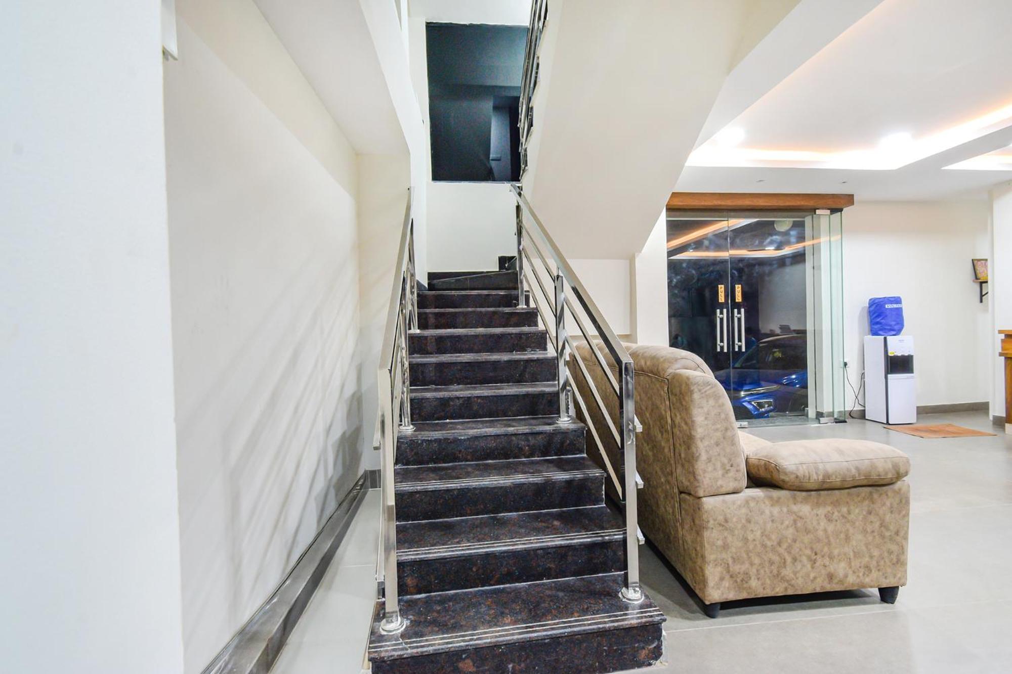 Fabhotel Seri - Nr Kims Hospital, Gachibowli ไฮเดอราบัด ภายนอก รูปภาพ